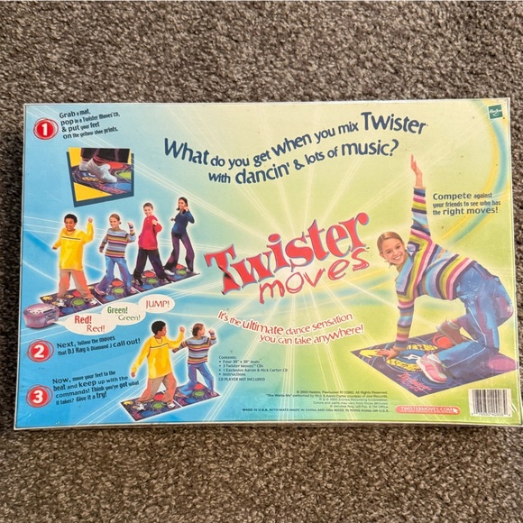 New sealed in box. Vintage Twister Moves game from 2003 - Picture 3 of 6